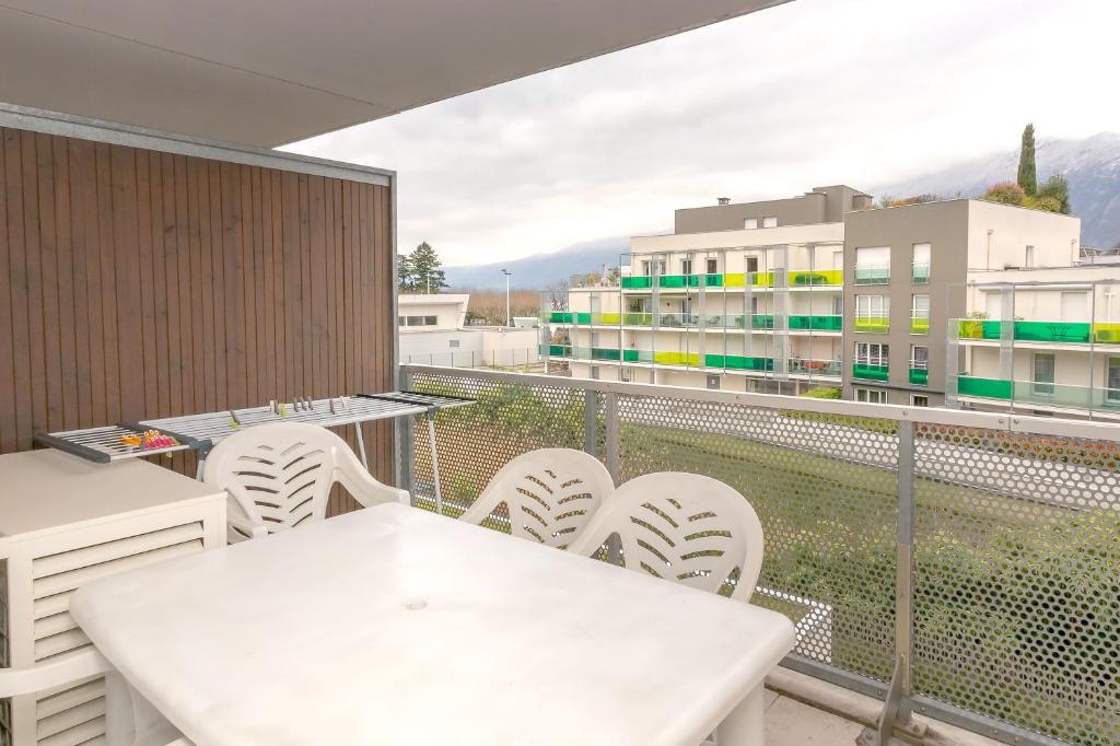 Appartement Aix Les Bains - Two-Bedroom Deluxe Apartment With Garden View