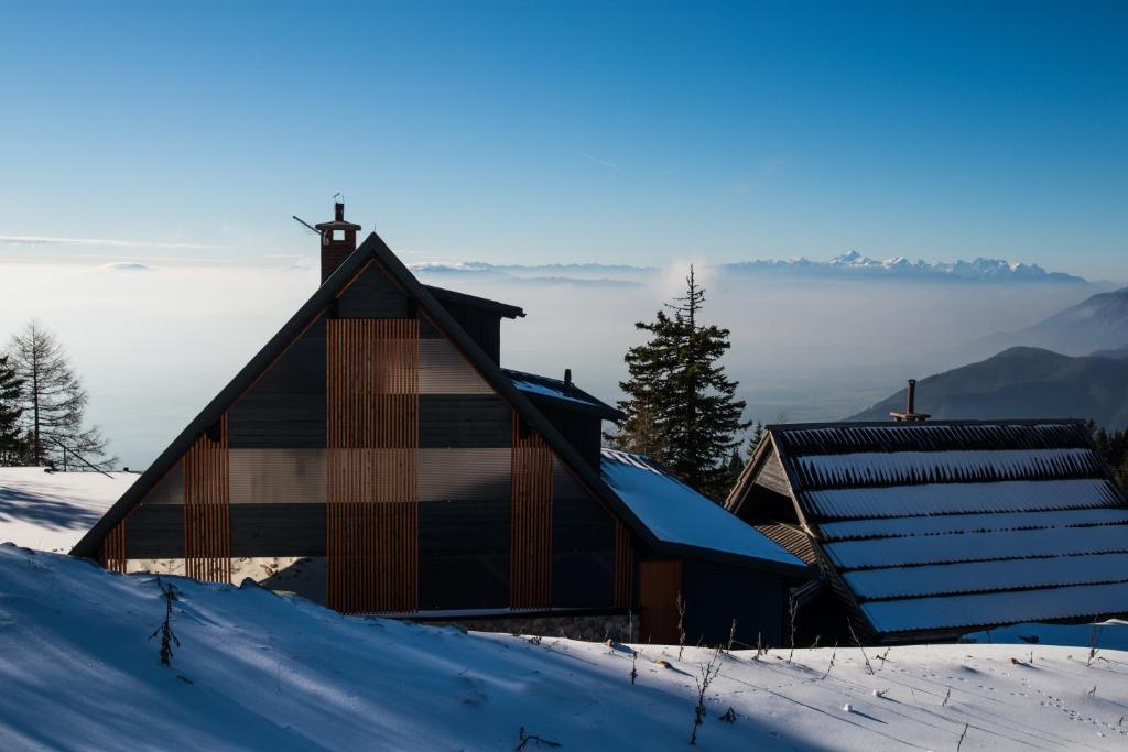 Foto de la galería de Apartments Zvoh, Krvavec, Ski-in, Ski-out en Cerklje na Gorenjskem