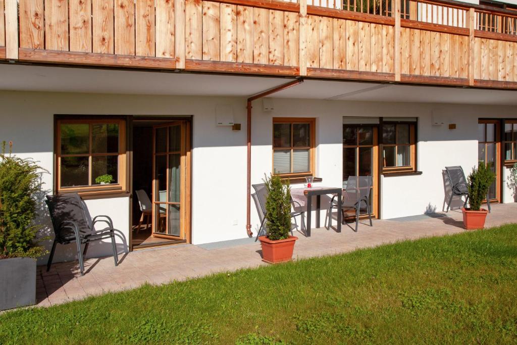 Allpano Pension und Ferienwohnungen - Two-Bedroom Deluxe Apartment With Garden View