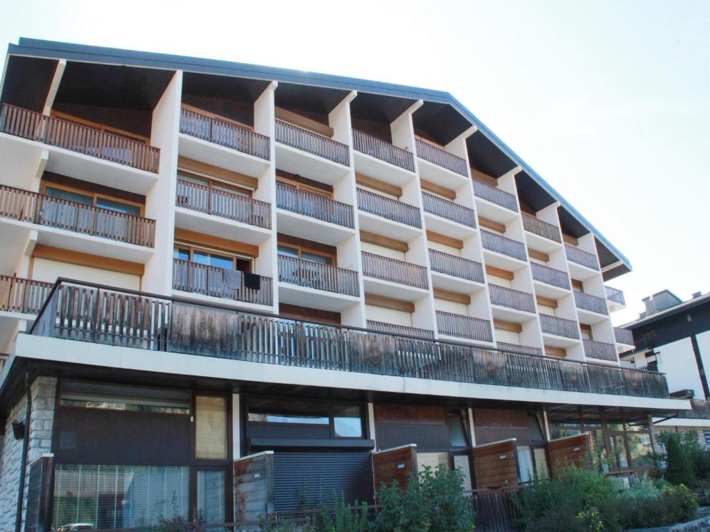 Apartment for 5 people with pool