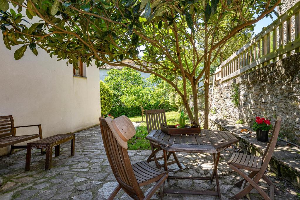 Puente del Narcea 2 - One-Bedroom Apartment With Garden View