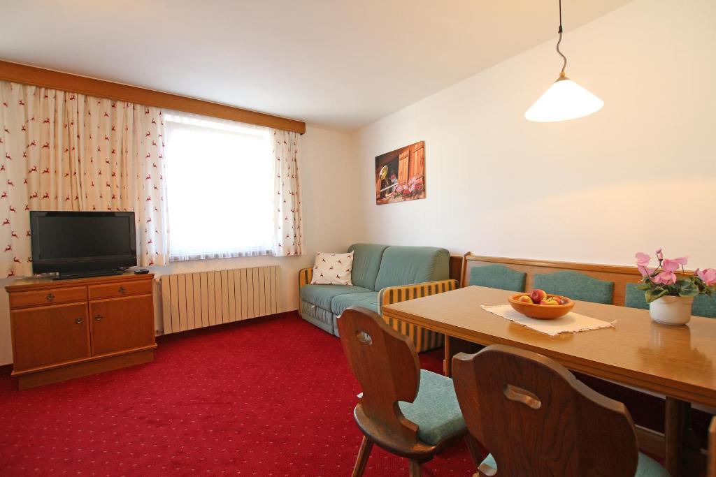 TV a/nebo společenská místnost v ubytování Appartements Sailer