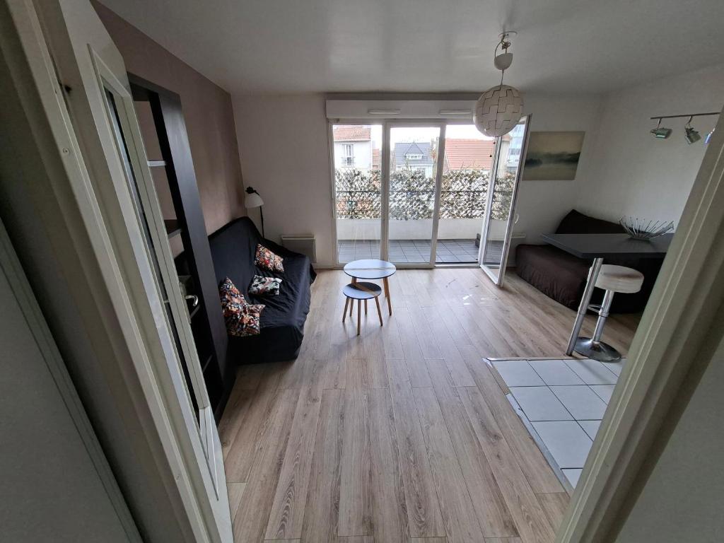 O zonă de relaxare la Studio proche rer e