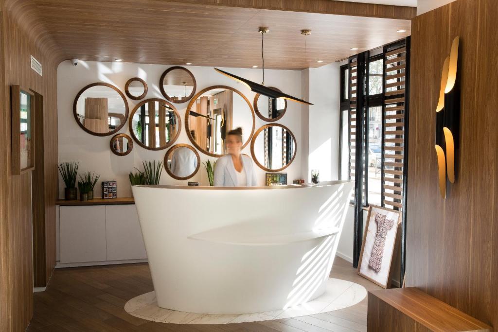 Hôtel Eiffel Turenne - Resim 8