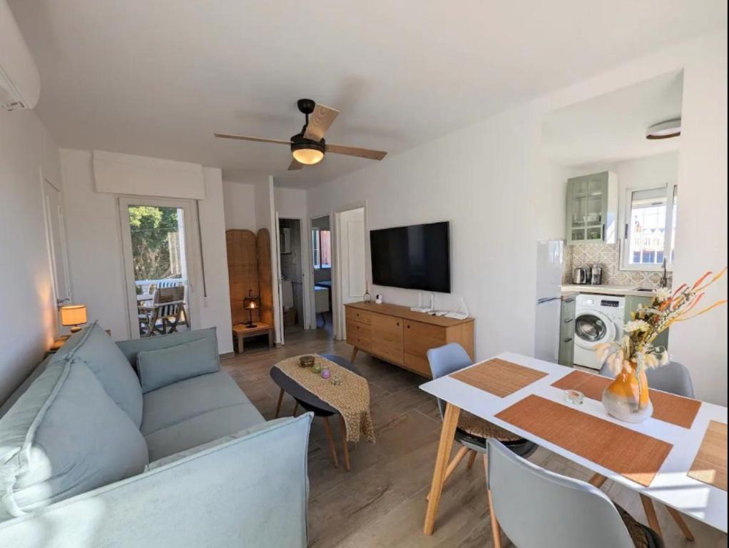 R-41 Modern Apartment with pool