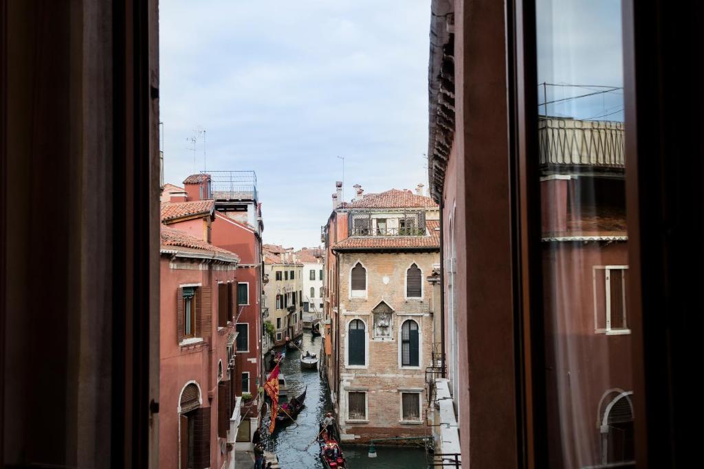 All’Angelo Art Hotel - Resim 41