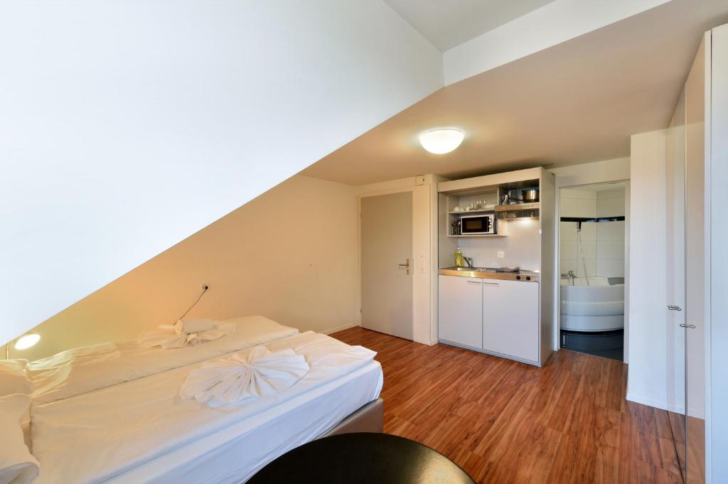 Swiss Star California - Self Check-In - Resim 28