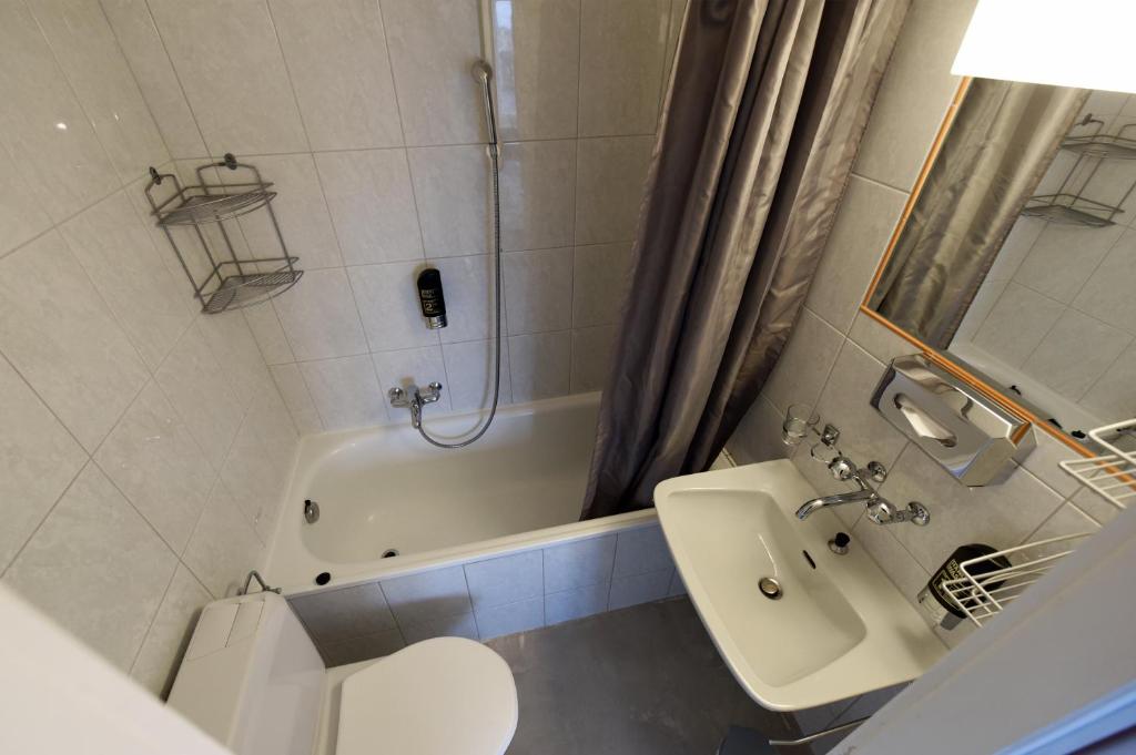 Swiss Star California - Self Check-In - Resim 29
