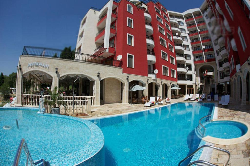 Bazén v ubytování Apartment Rich nebo v jeho okolí