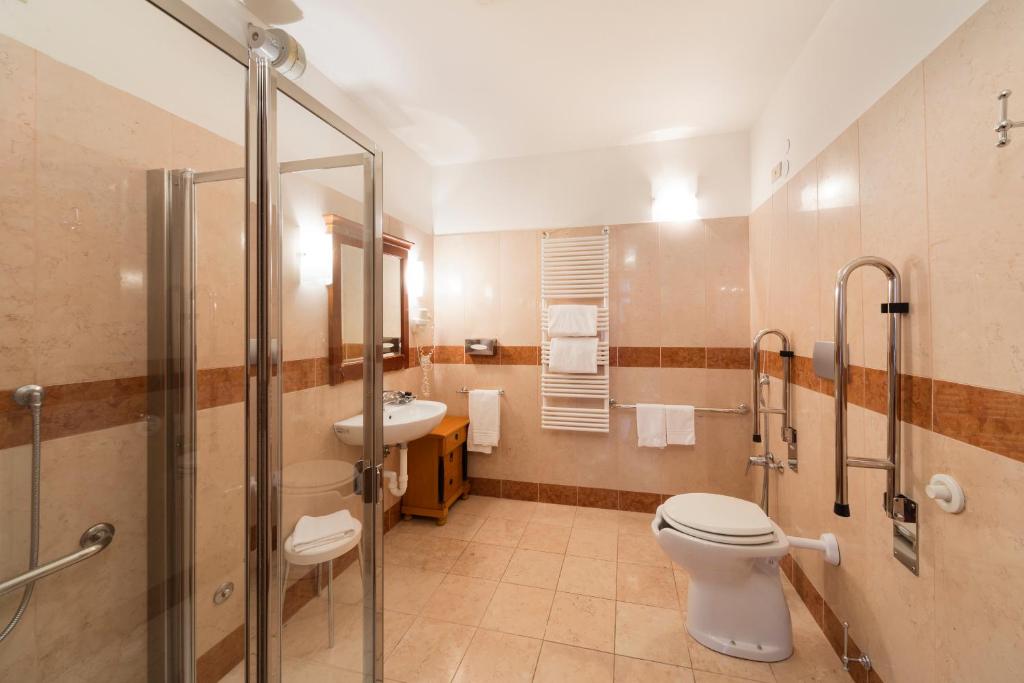 Koupelna v ubytování All’Angelo Art Hotel