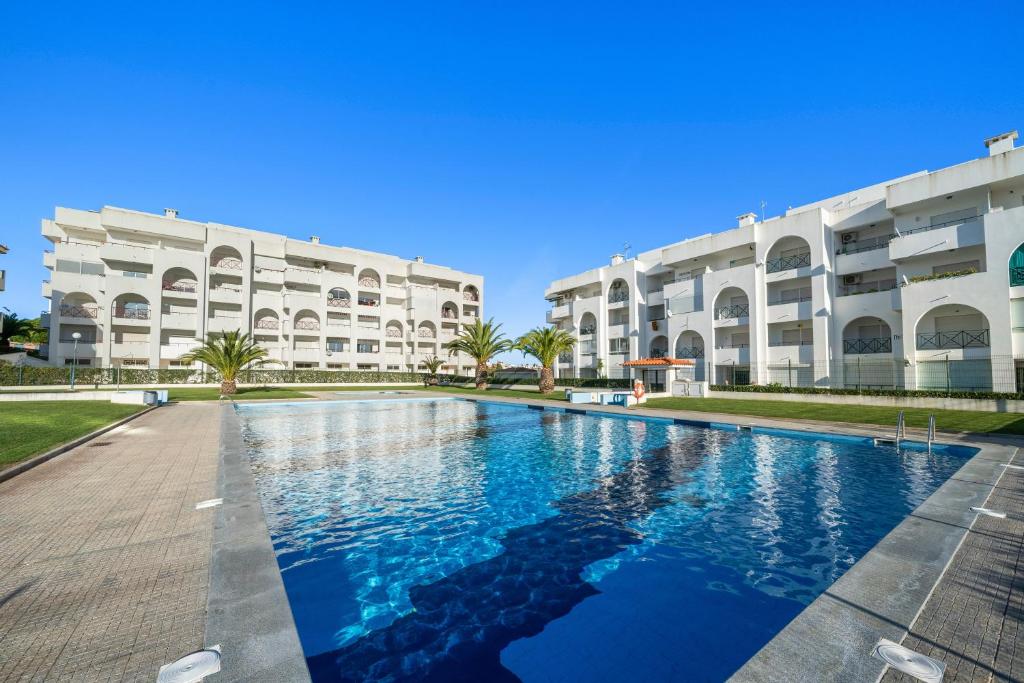 Refúgio com piscina em Alporchinhos
