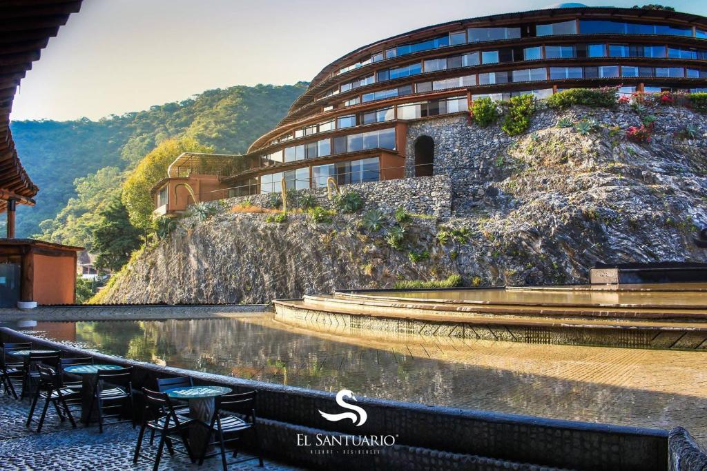 El Santuario Resort