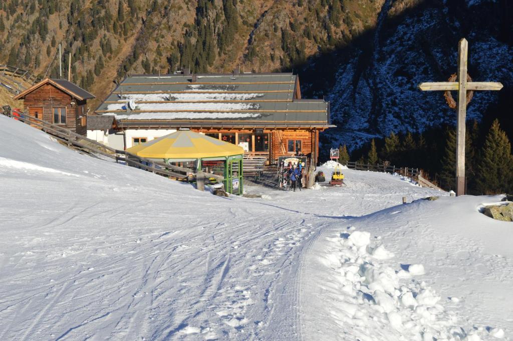 Gallery image of Pitztaler Schihütte in Mandarfen