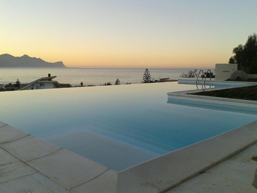 Beautiful View, Heated pool
