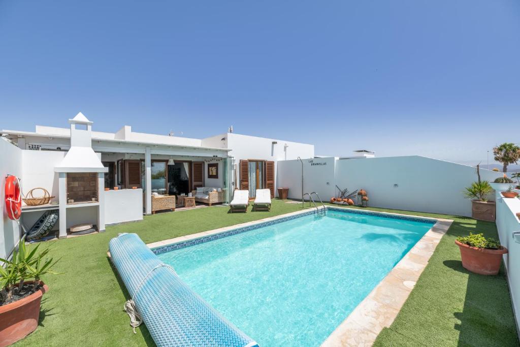 Las Buganvillas
