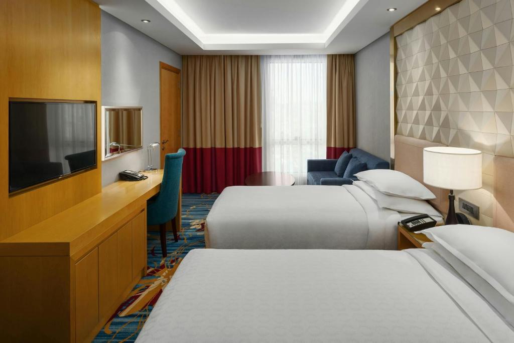 جناح مع بإطلالة على الحرم THREE BEDROOM TOWER , 3 BEDROOM , PARTIAL