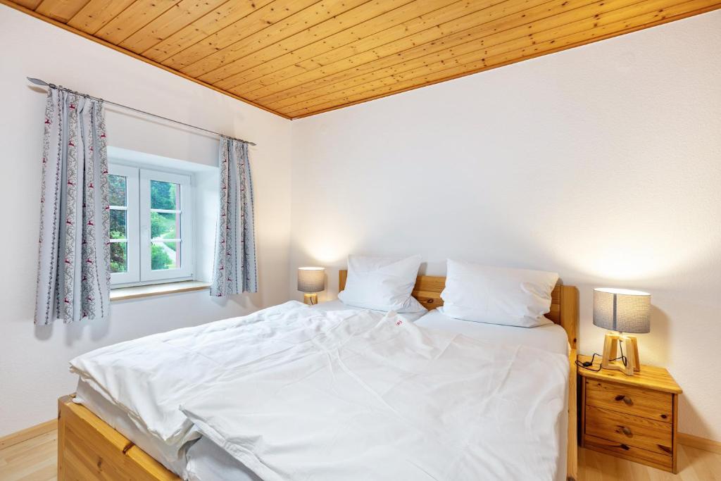 Gasthaus Hirschen Holl - Habitación Triple Con Ducha