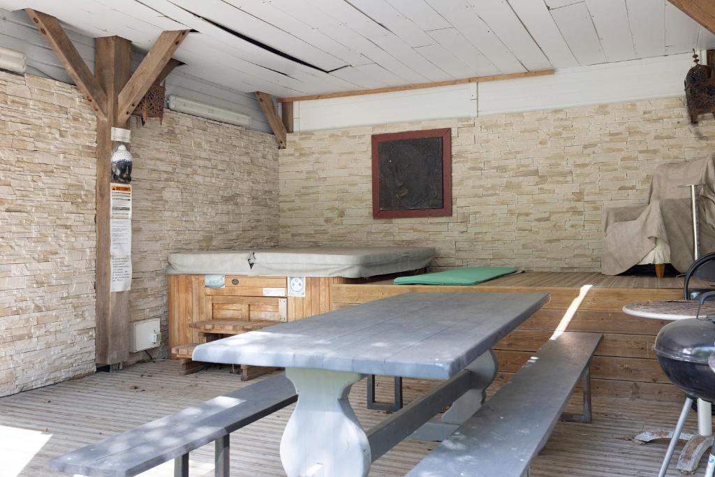 Le coin du bois piscine jacuzzi - Villa Con Vistas Al Jardín