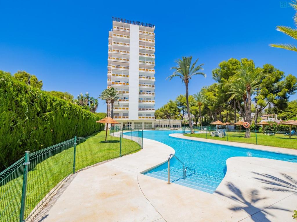 Puerto Banus - Tower Pool Apartment