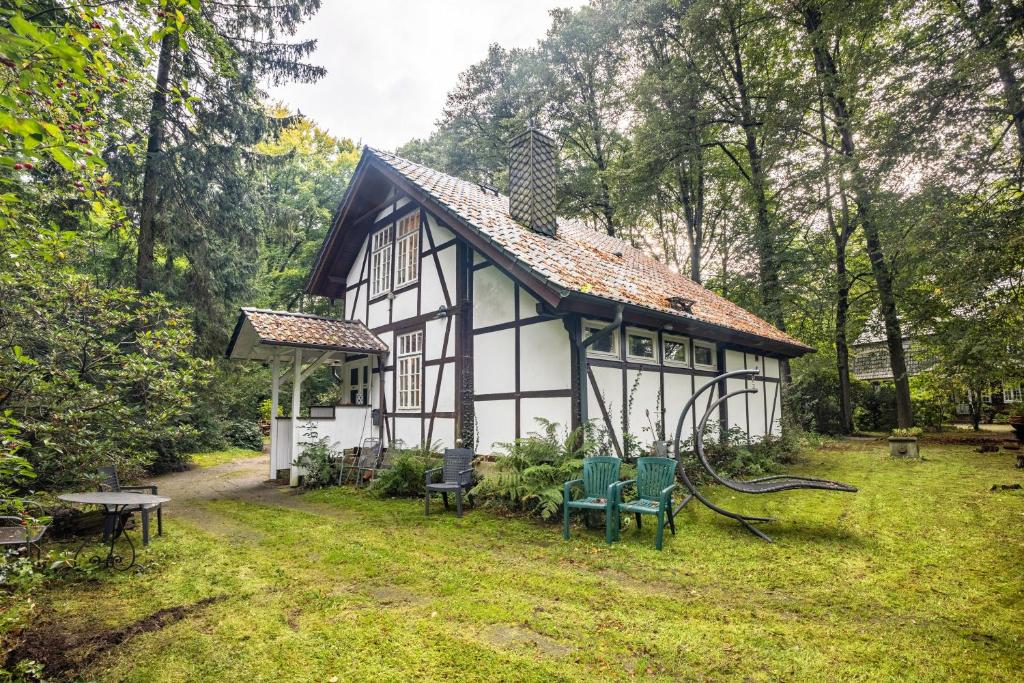 Garður fyrir utan Romantisches Ferienhaus