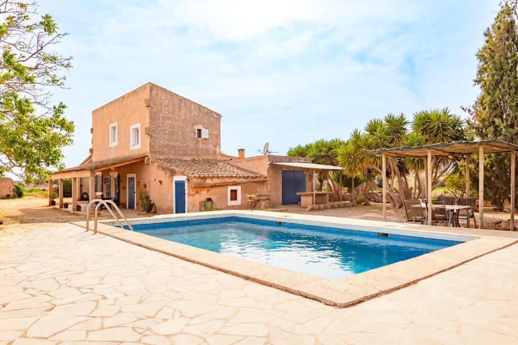an image of a villa with a swimming pool at Can Espina in Islas Baleares