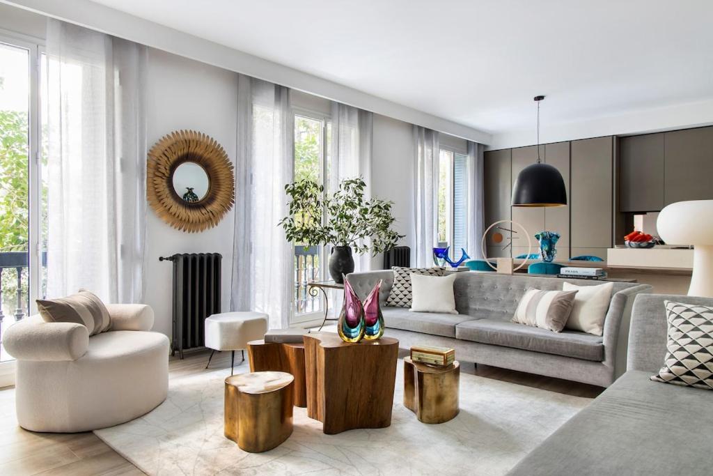 Luxury and Design in front of Parque del Retiro