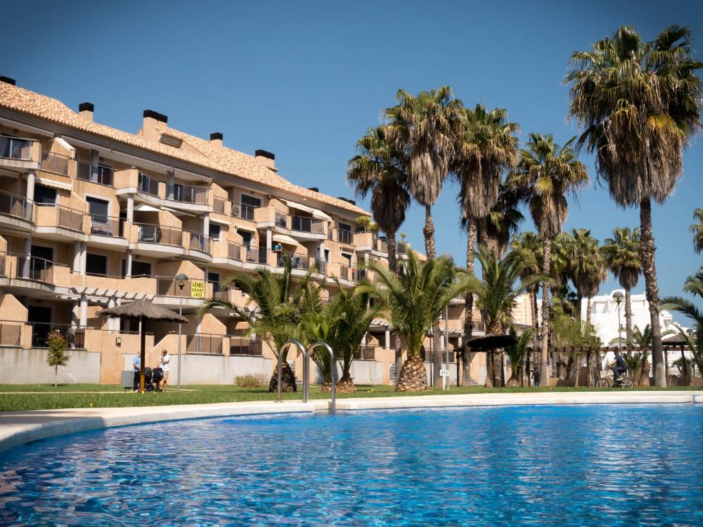 Apartamento a 150m playa de les Bovetes estancias temporales de más de 10 días