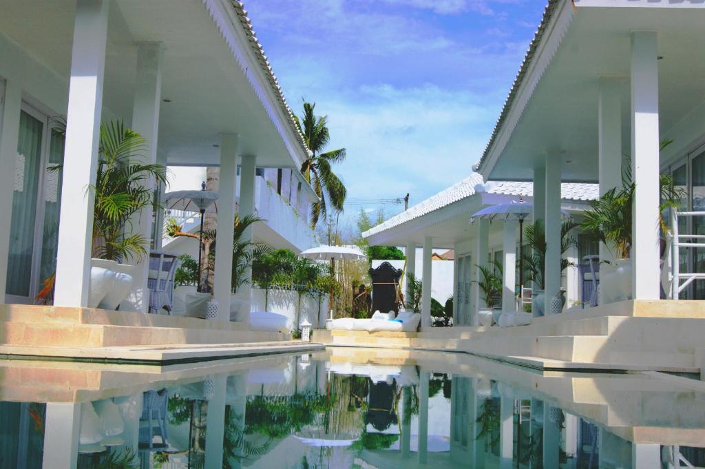 Bazén v ubytování Harmony Villas nebo v jeho okolí