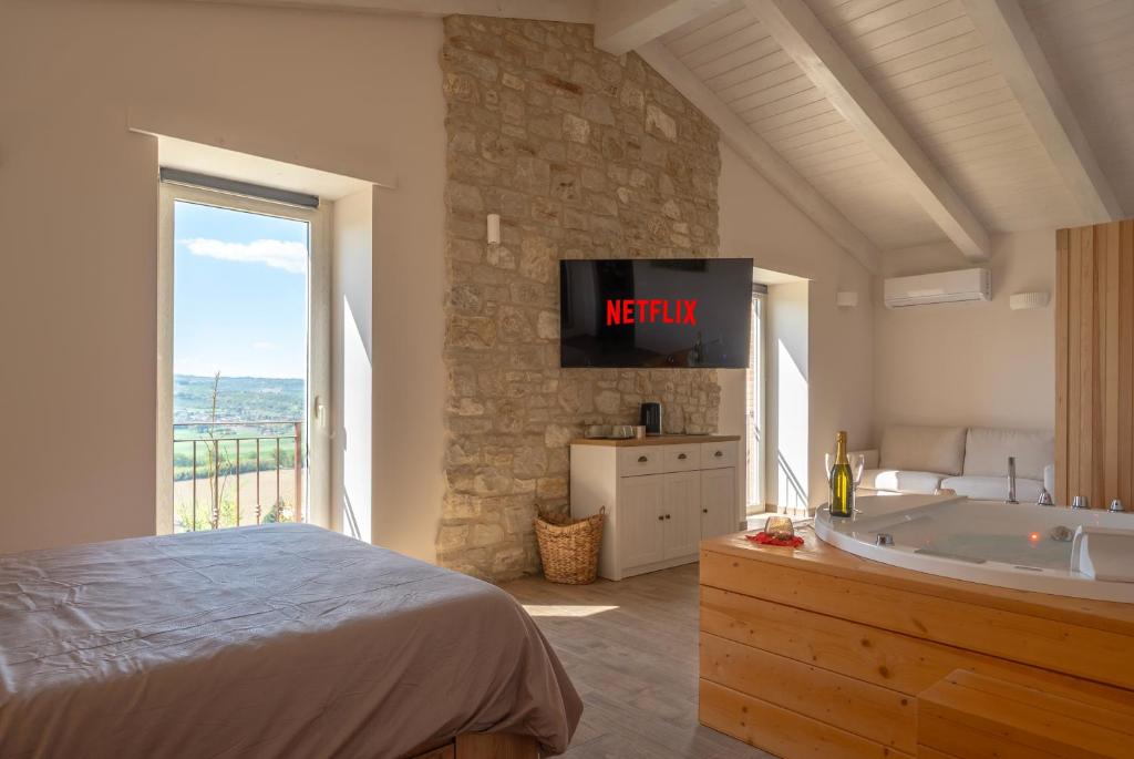 Valle in Fiore Suite - Private Jacuzzi & Sauna - ItalyWeGo