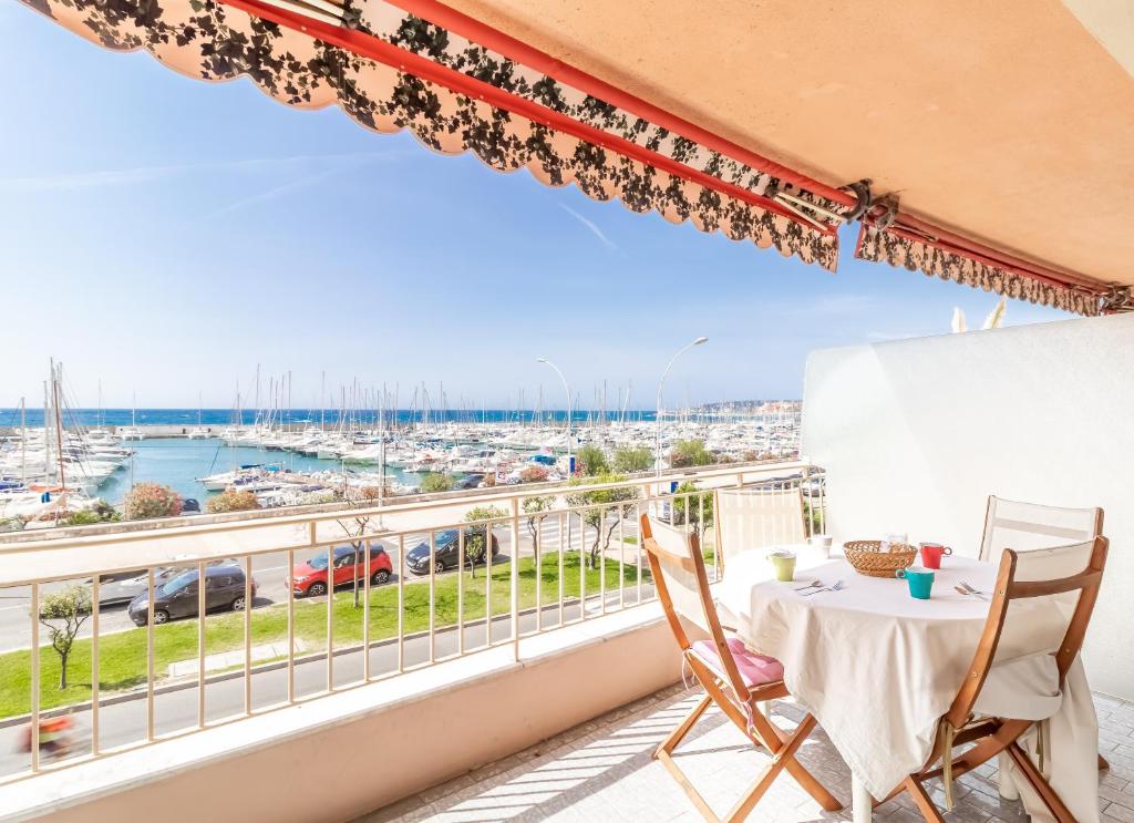 Menton Garavan 2BR by the sea parking