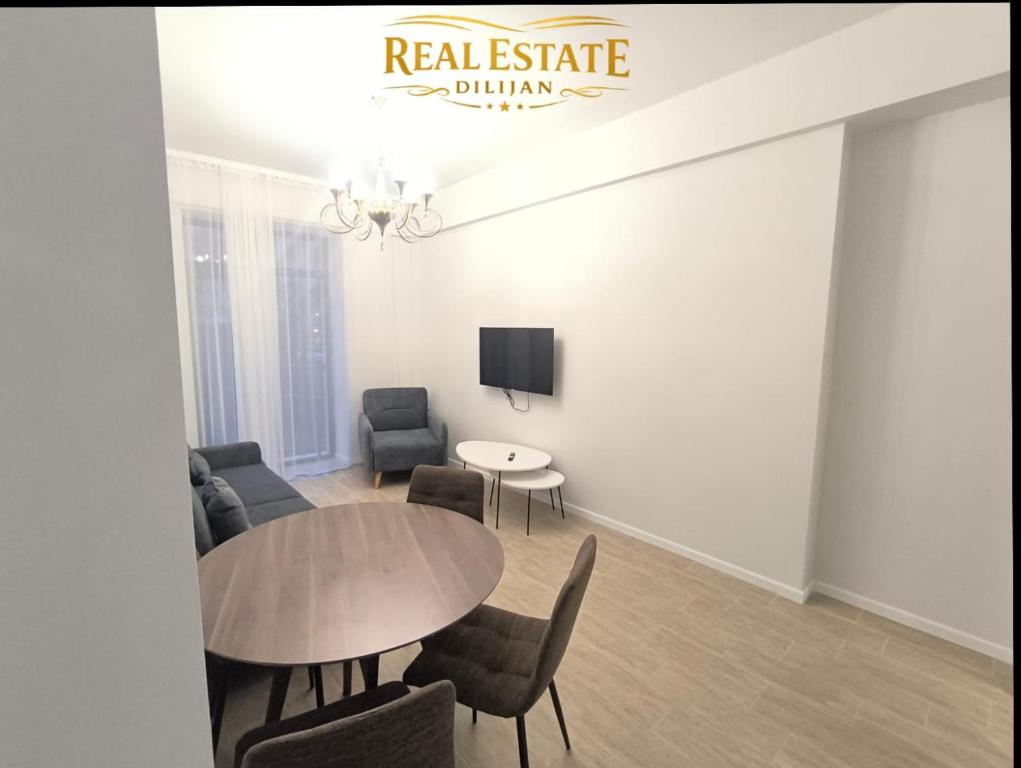 Classic One-Bedroom Apartment with King Bed