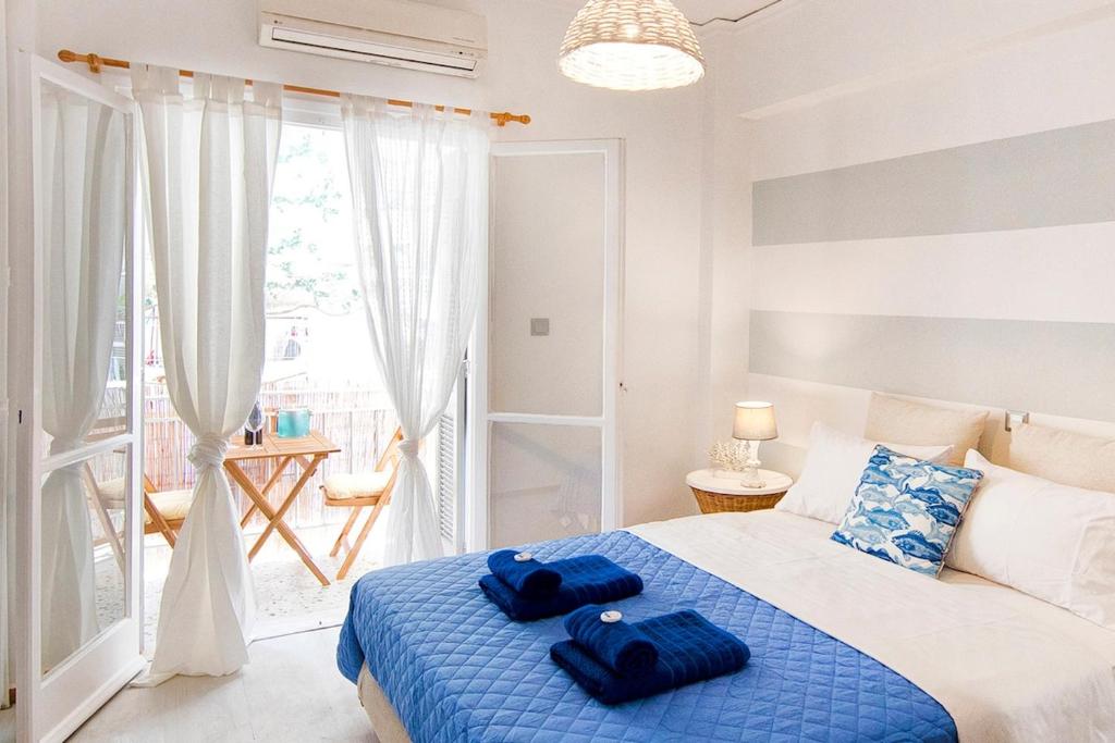 Cute, Little Island Studio Oasis Near Acropolis!