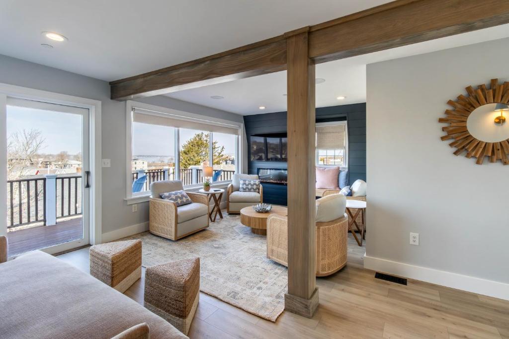 The Newport Lofts - 617 Thames Street