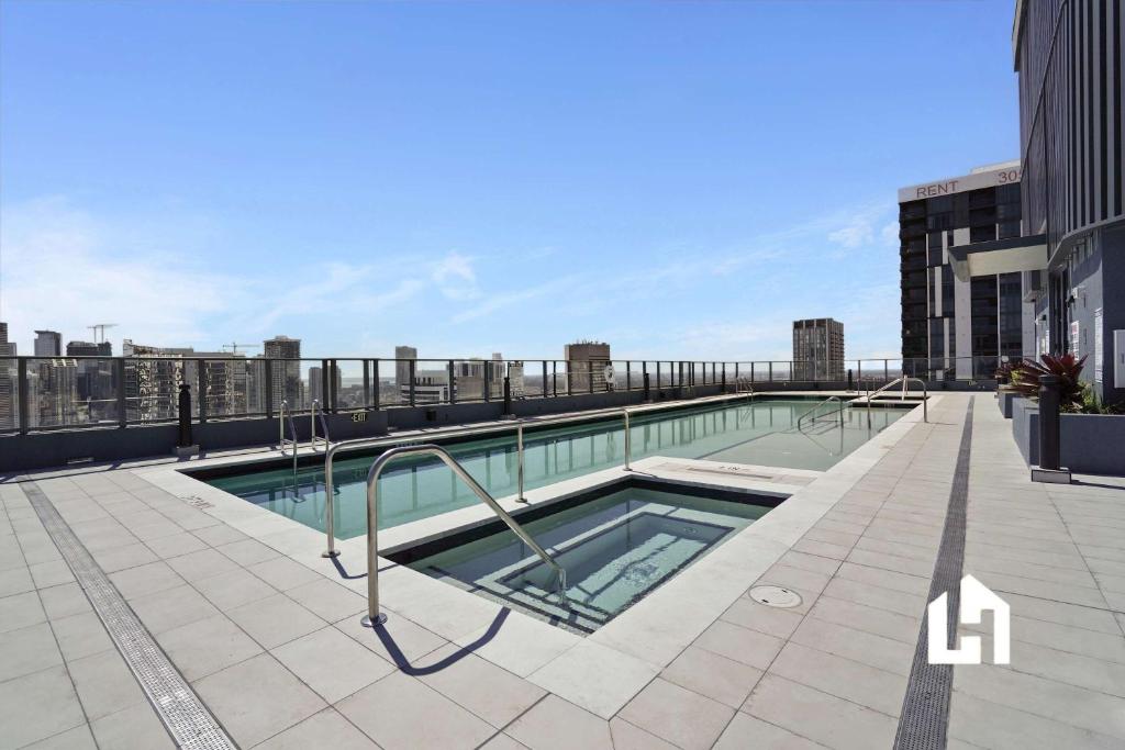 Skyline View Condos with Pool & Gym, Miami (updated prices 2026)