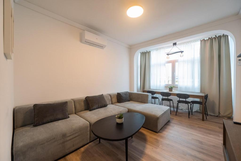 Estoril Gem - Cosy, Spacious & Close to the Beach