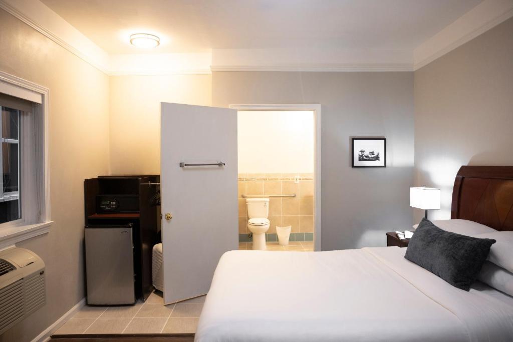 The Hotel Hollywood photo