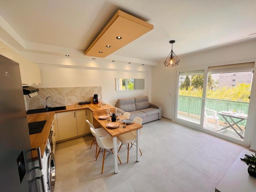 New 2-room, Comfort, 2 min beach, Air conditioning, Wifi, Terrace