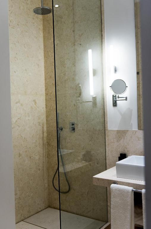 Flora Chiado Apartments - 13