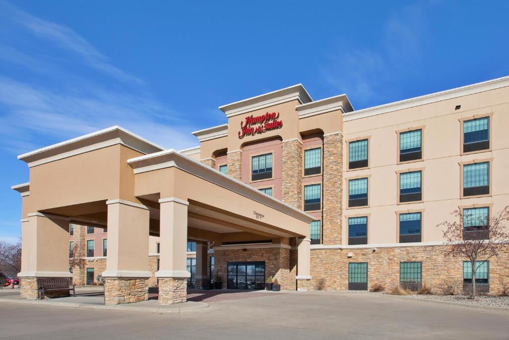 a rendering of the front of a hotel at Hampton Inn and Suites St. Cloud in Saint Cloud