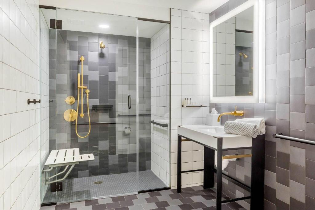 Cambria Hotel Boston Downtown - Seaport - 