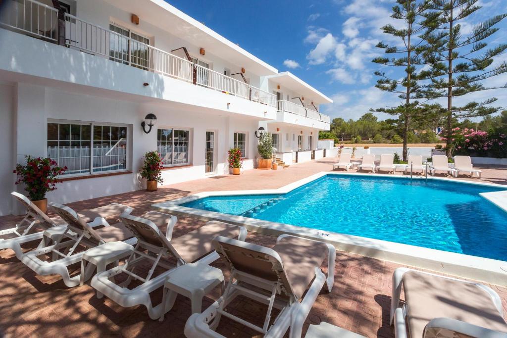 Hostal Es Pi - Formentera Vacaciones, Playa Migjorn ...
