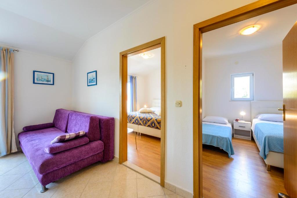 Villa Bingo - Two-Bedroom Apartment With Sea View