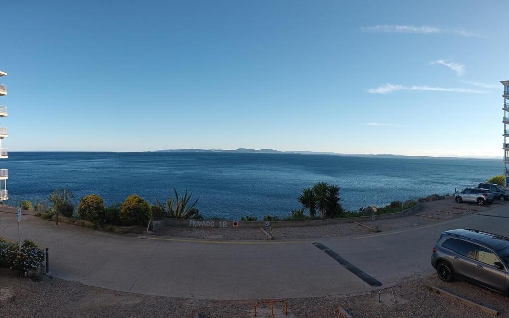 Apartment with direct access to the sea