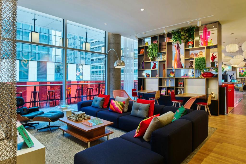 citizenM Austin Downtown photo
