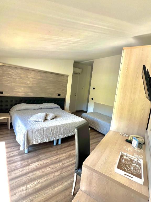 Hotel Costabella - Superior Family Room