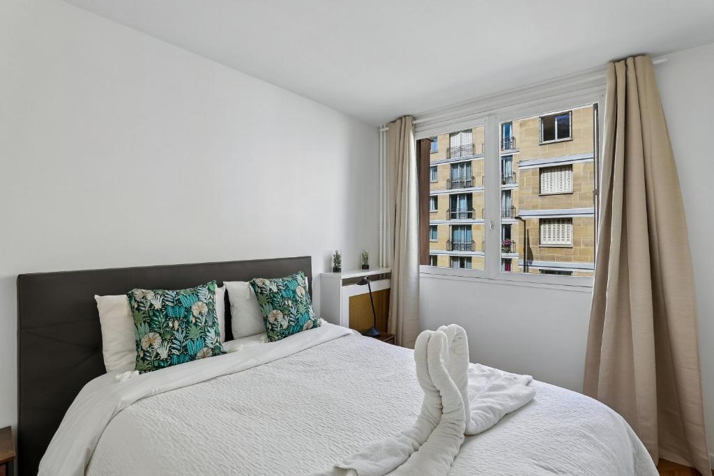 Résidence AURMAT - Appart - Hôtel - Paris - Boulogne - One-Bedroom Apartment With Balcony And City View