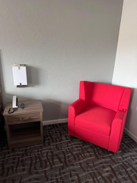 Regency Inn & Suites photo