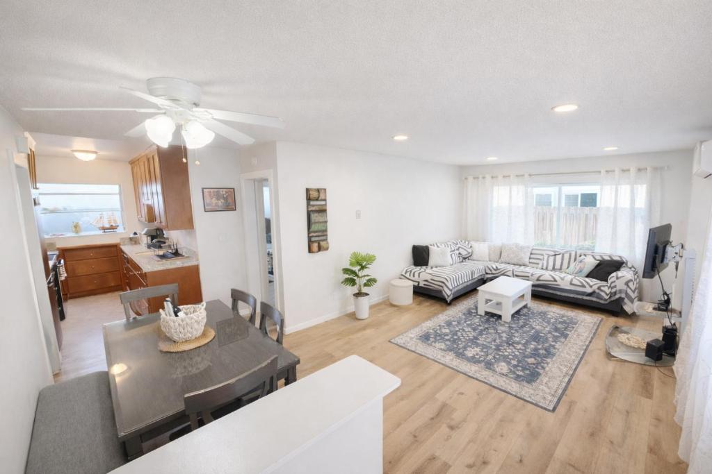 Stay in the Heart of Hillcrest!