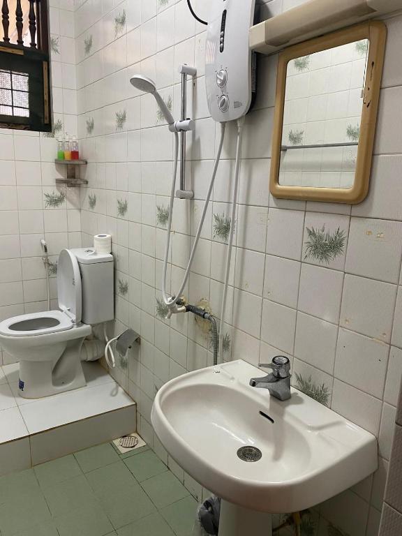 MercuryFM 103 Guest House - Colombo 3 - Double Room