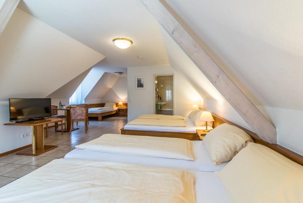 Hotel Löwen Garni - Habitación Cuádruple